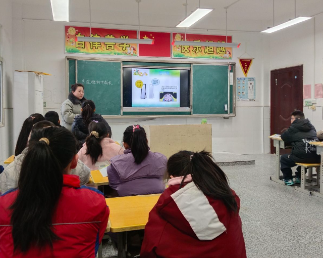 一班一学期一课将传统的心思咨询室变为充满趣味性与互动性空