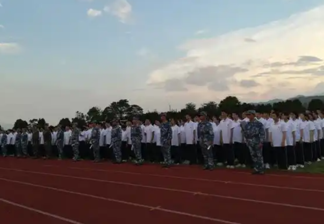 实时收集学生运动负荷心率等数据为学生个性化训练供给科学依