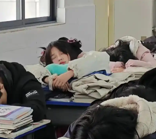 课后延时能有用解决接孩子的难题为何不能课前弹性服务的新模